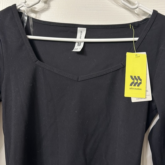 NWT All In Motion Top - Picture 2 of 5